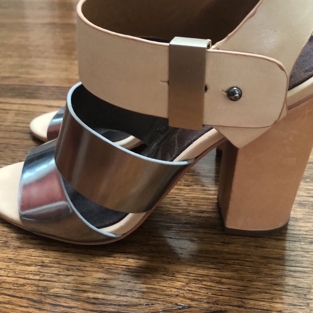 Sam Edelman 71/2 Silver and Light Tan Lthr Heels - Picture 3 of 13